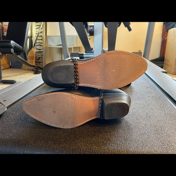 Black western cowgirl boots with heart chain harness details - Picture 5 of 12